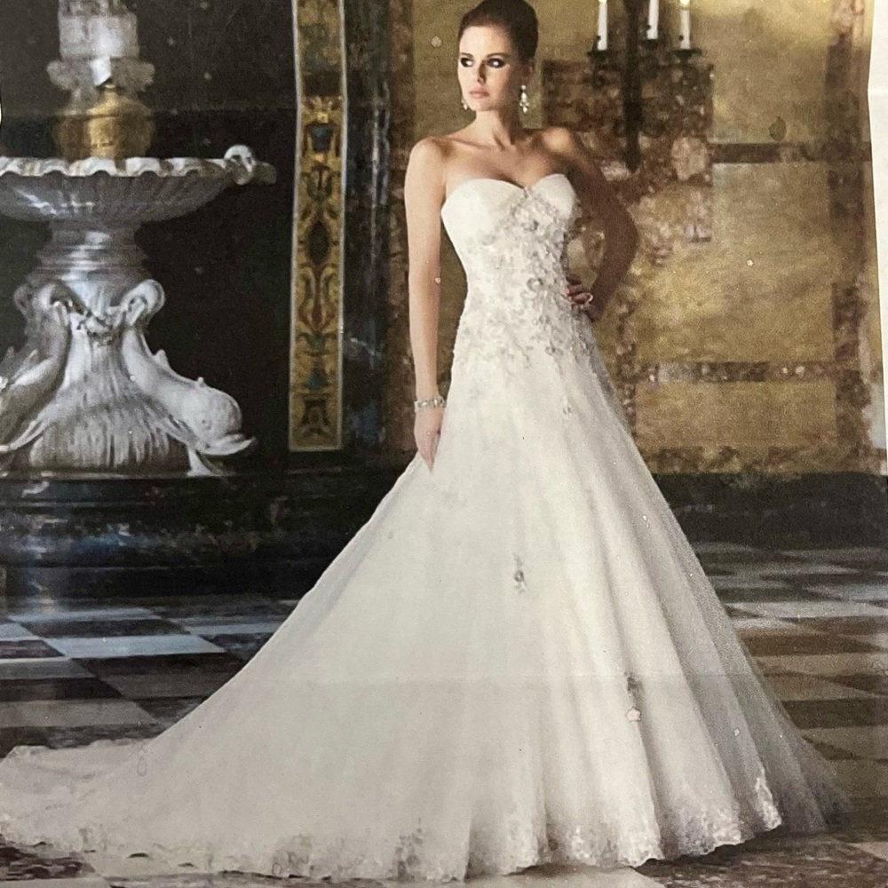 Sophia Tolli Liv Size 08 Ivory/Platinum Sweetheart